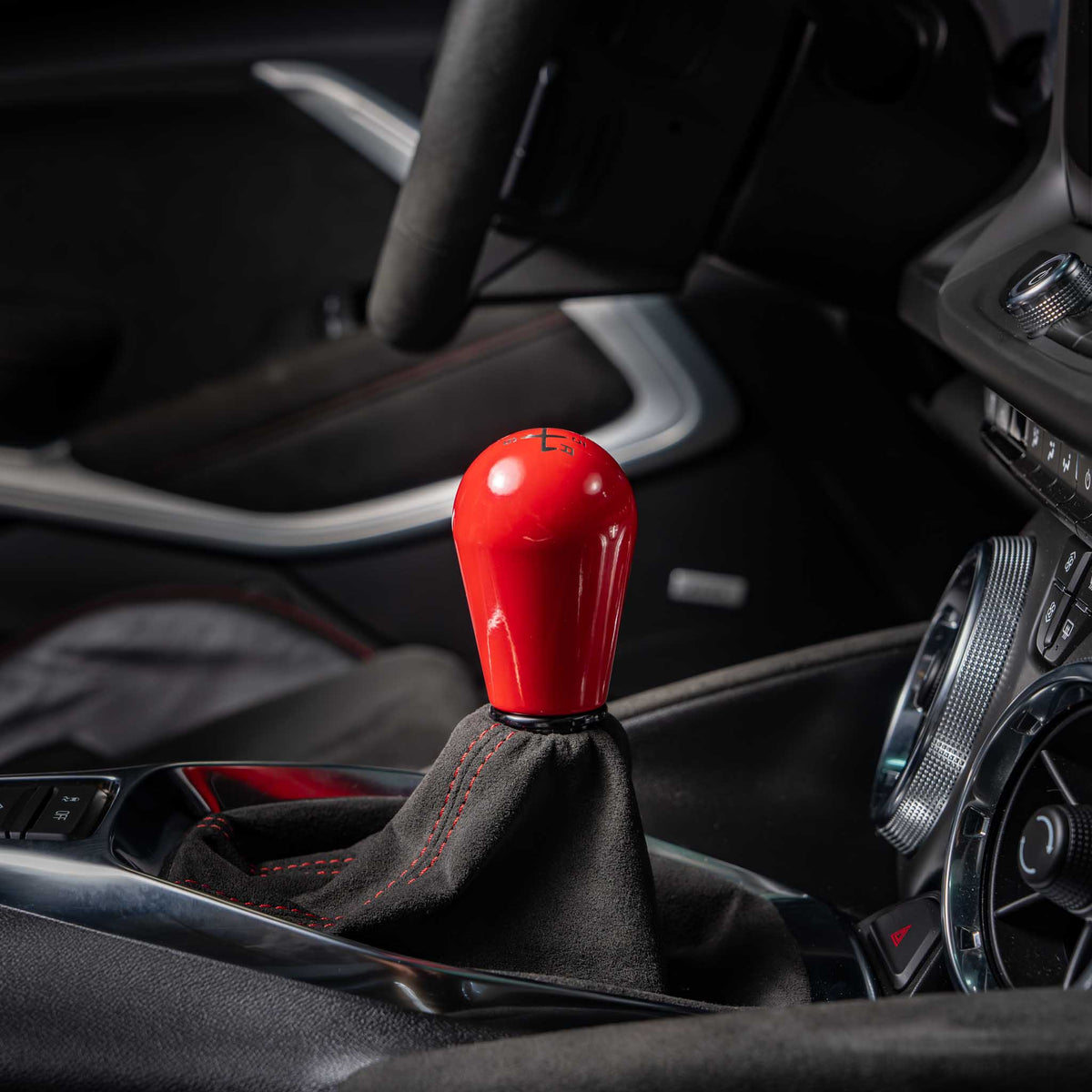 Weighted Shift Knob - 6-Speed Retro Engraving for Chevrolet Camaro V6 LT and LS (2016-2024) WITH Boot Retainer