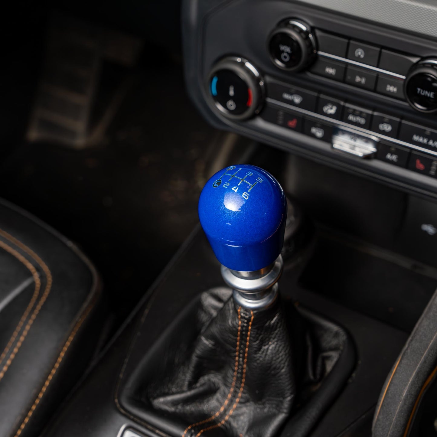 Billetworkz Weighted Shift Knob - 6-Speed with Crawl Engraving for Ford Bronco Manual (2021+)