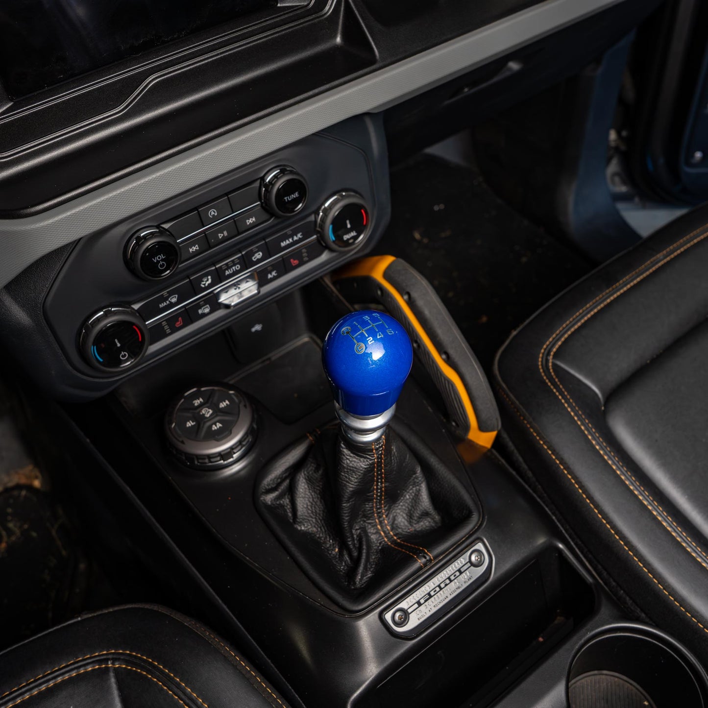 Billetworkz Weighted Shift Knob - 6-Speed with Crawl Engraving for Ford Bronco Manual (2021+)