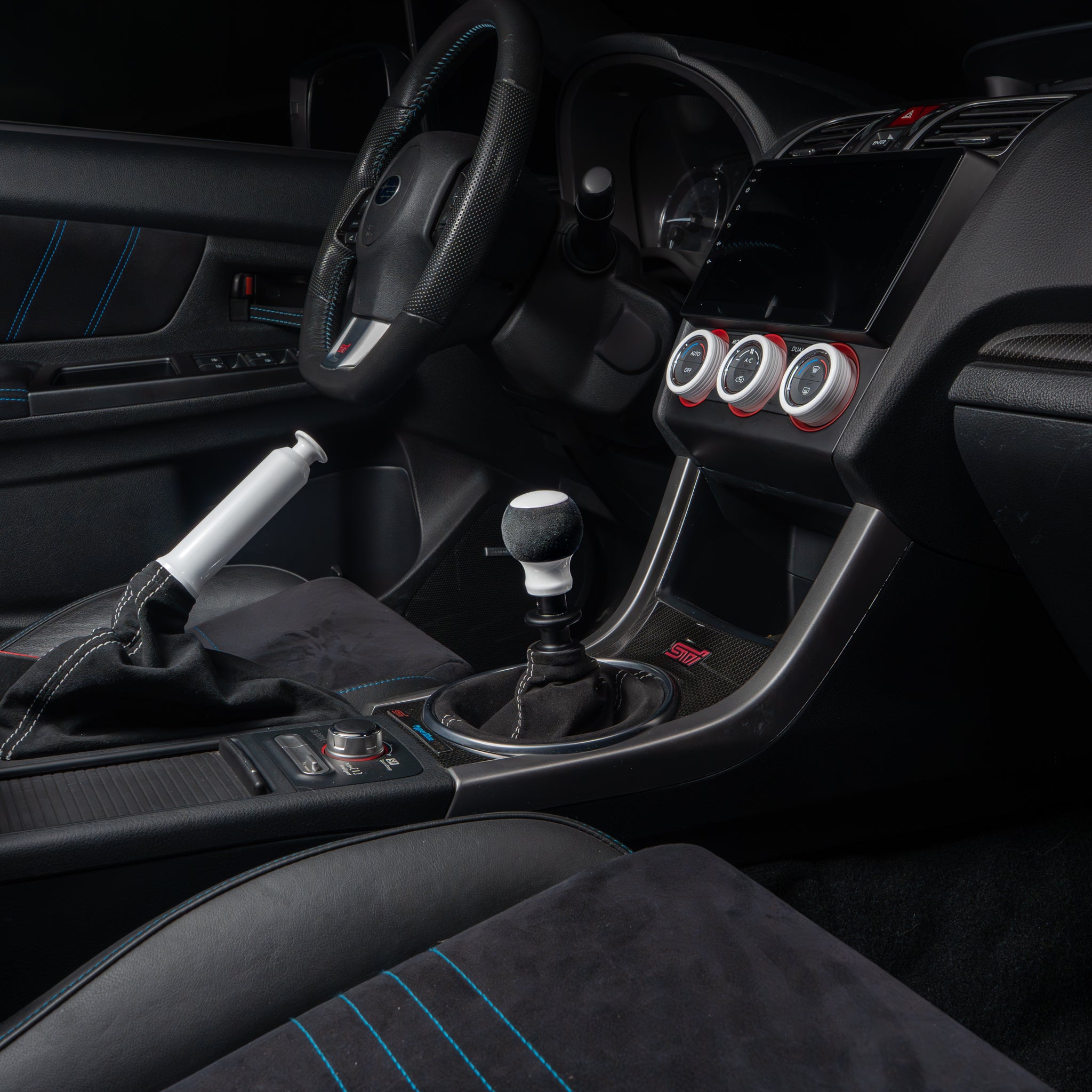 Billetworkz Alcantara Kit (Pro): Shift Boot, E-Brake Boot Kit and