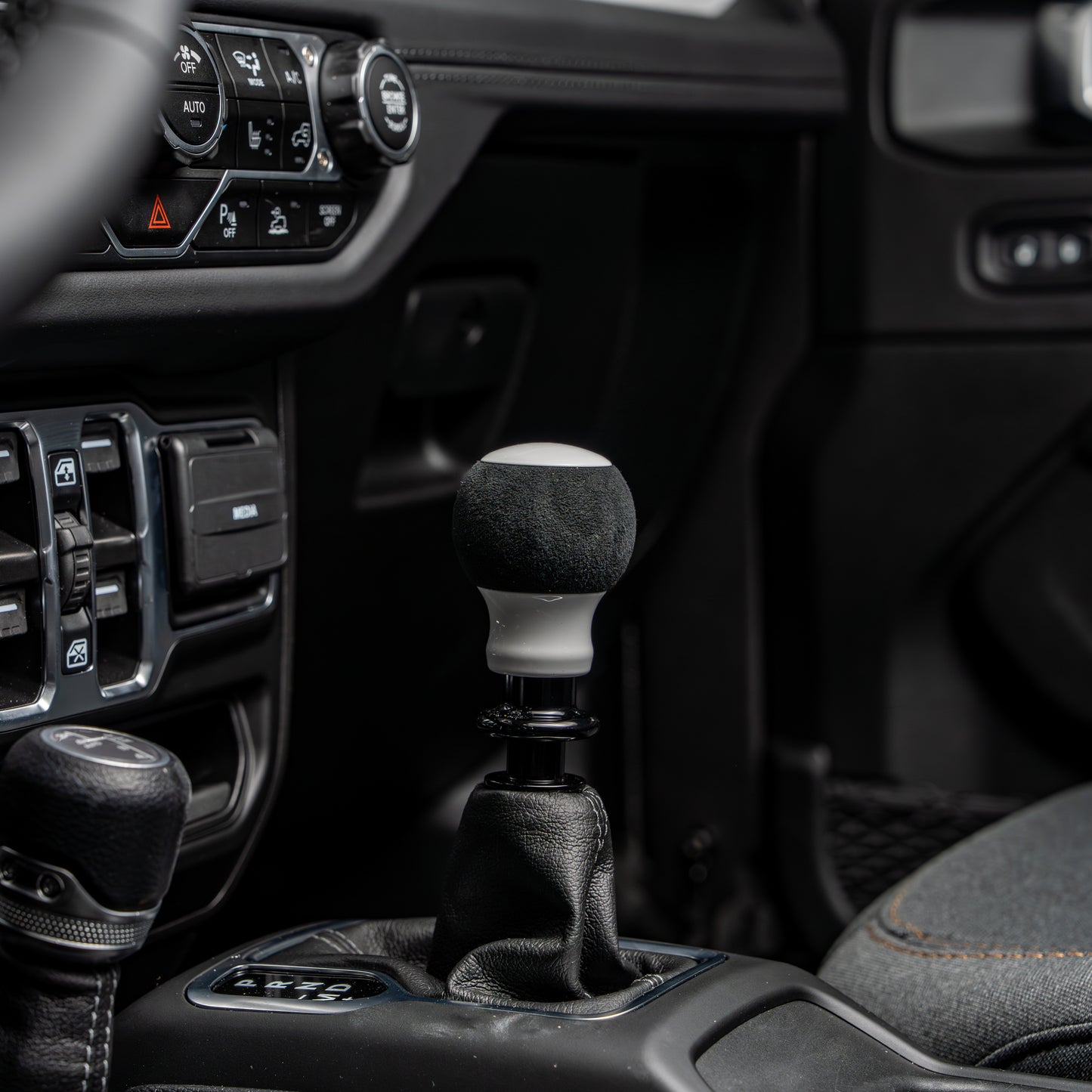 Billetworkz "Fusion" Automatic Shifter - Jeep Wrangler JL (2018-Present)