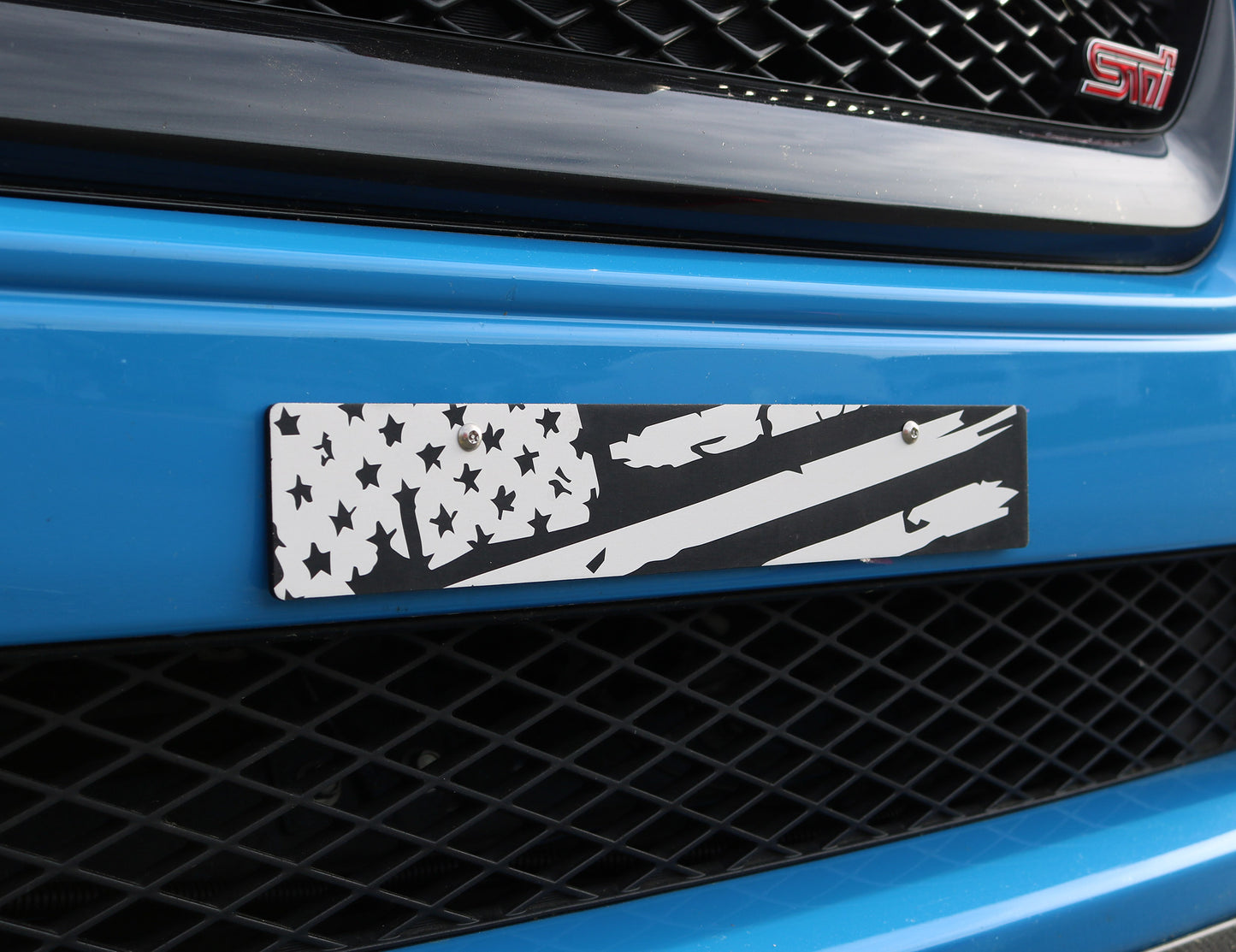 Billetworkz "American Flag - Distressed" License Plate Delete